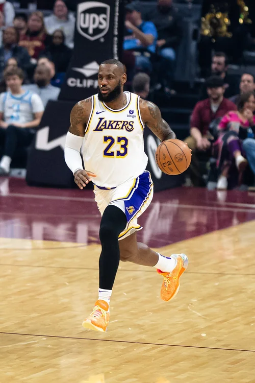 LeBron James em jogo da NBA pelos Lakers