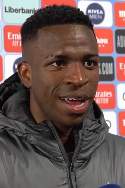 Vinícius Júnior com a camisa do Real Madrid
